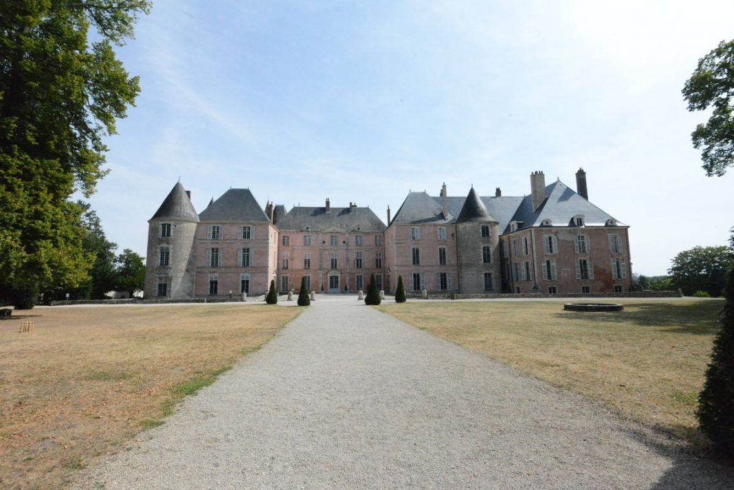Замок Мен-сюр-Луар (Château de Meung-sur-Loire)
